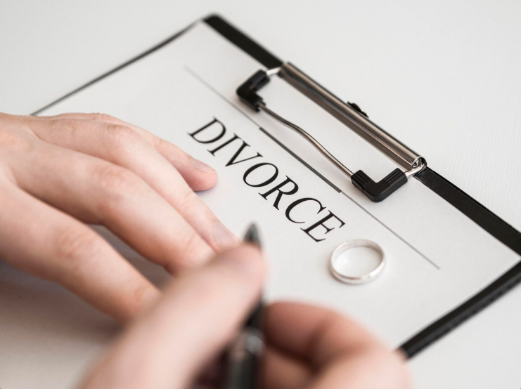 Divorce Lawyer: Here’s How to Find the Right One